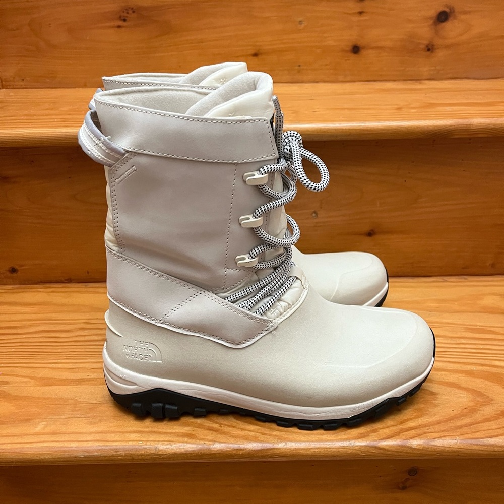 North Face White Boots Size 9 (barely used)